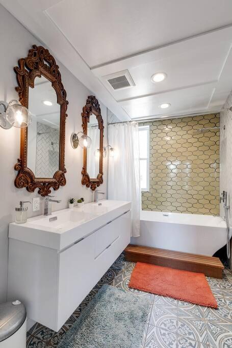 Trendy Fairmount Gem-5 Star Location, Roof Deck, Parking, Gr8 For Families Apartment Philadelphia Exterior photo